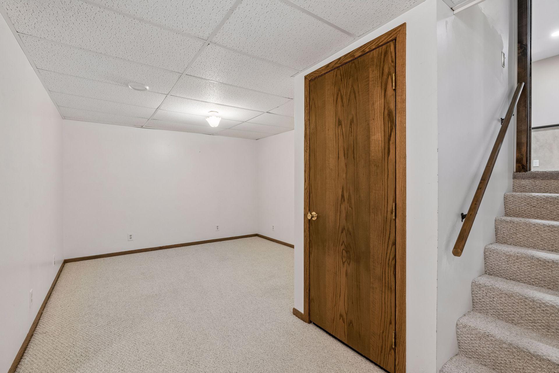 Lower level den/office/exercise room/flex space