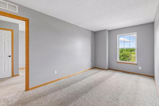 1020 Princeton Avenue, Shakopee, MN 55379