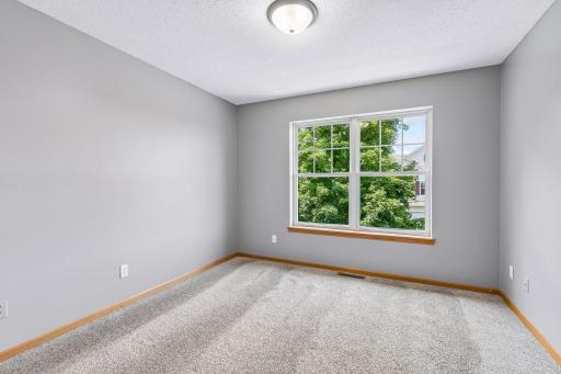 1020 Princeton Avenue, Shakopee, MN 55379