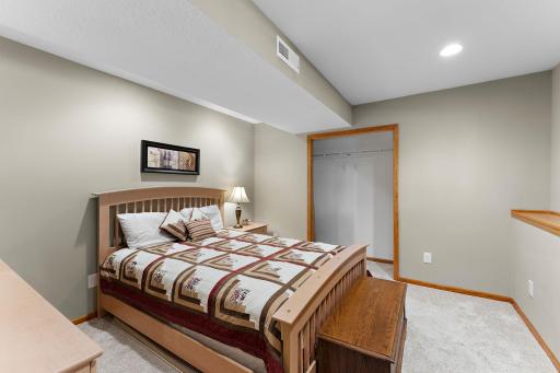 1946 Lochaven Alcove, Saint Paul, MN 55125