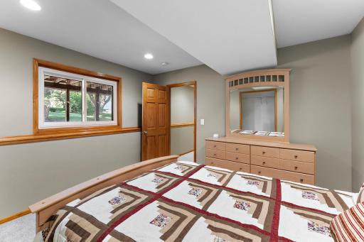 1946 Lochaven Alcove, Saint Paul, MN 55125