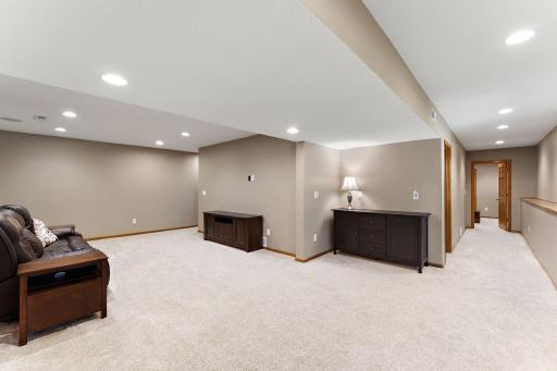 1946 Lochaven Alcove, Saint Paul, MN 55125