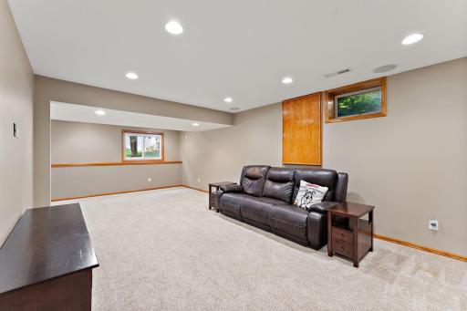 1946 Lochaven Alcove, Saint Paul, MN 55125