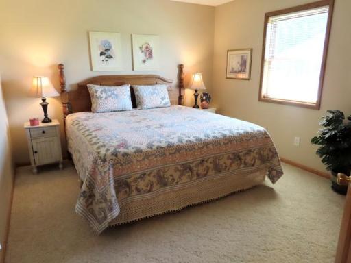 12615 BEDROOM 2.jpg