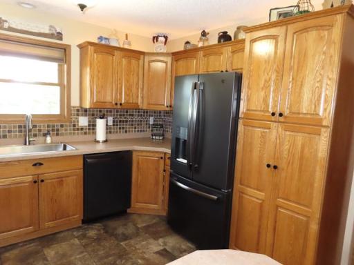 12615 kitchen fridge area.jpg