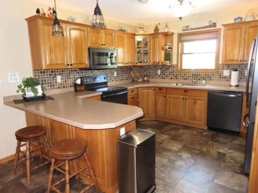 12615 kitchen.jpg