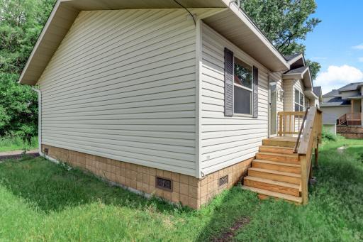 1534 Larpenteur Avenue E, Saint Paul, MN 55109