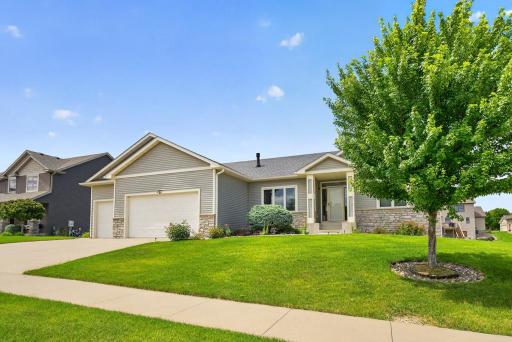 3413 Stonehedge Drive NE, Rochester, MN 55906
