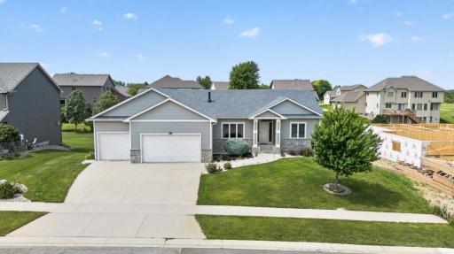 3413 Stonehedge Drive NE, Rochester, MN 55906