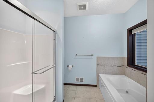 3413 Stonehedge Drive NE, Rochester, MN 55906