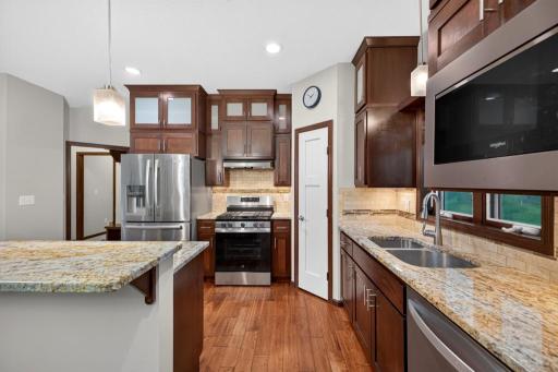 3413 Stonehedge Drive NE, Rochester, MN 55906