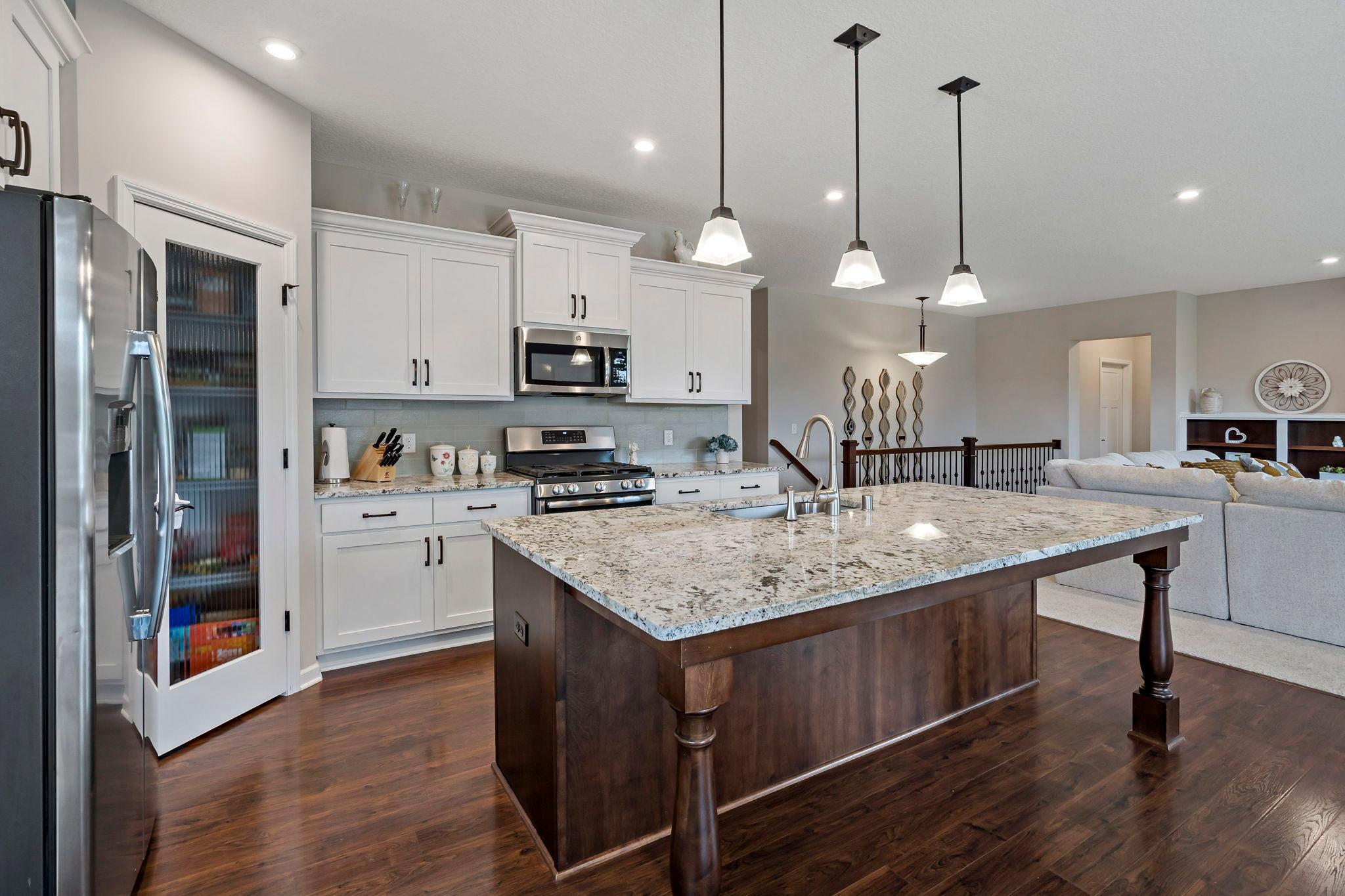 37-web-or-mls-1209 Inspiration Pkwy Bayport MN_0045.jpg