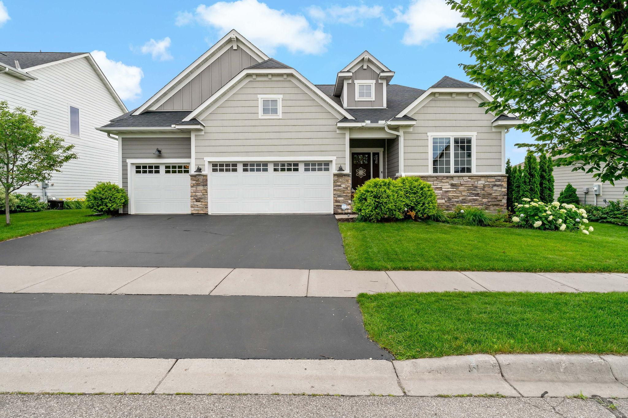 1-web-or-mls-1209 Inspiration Pkwy Bayport MN_0001.jpg