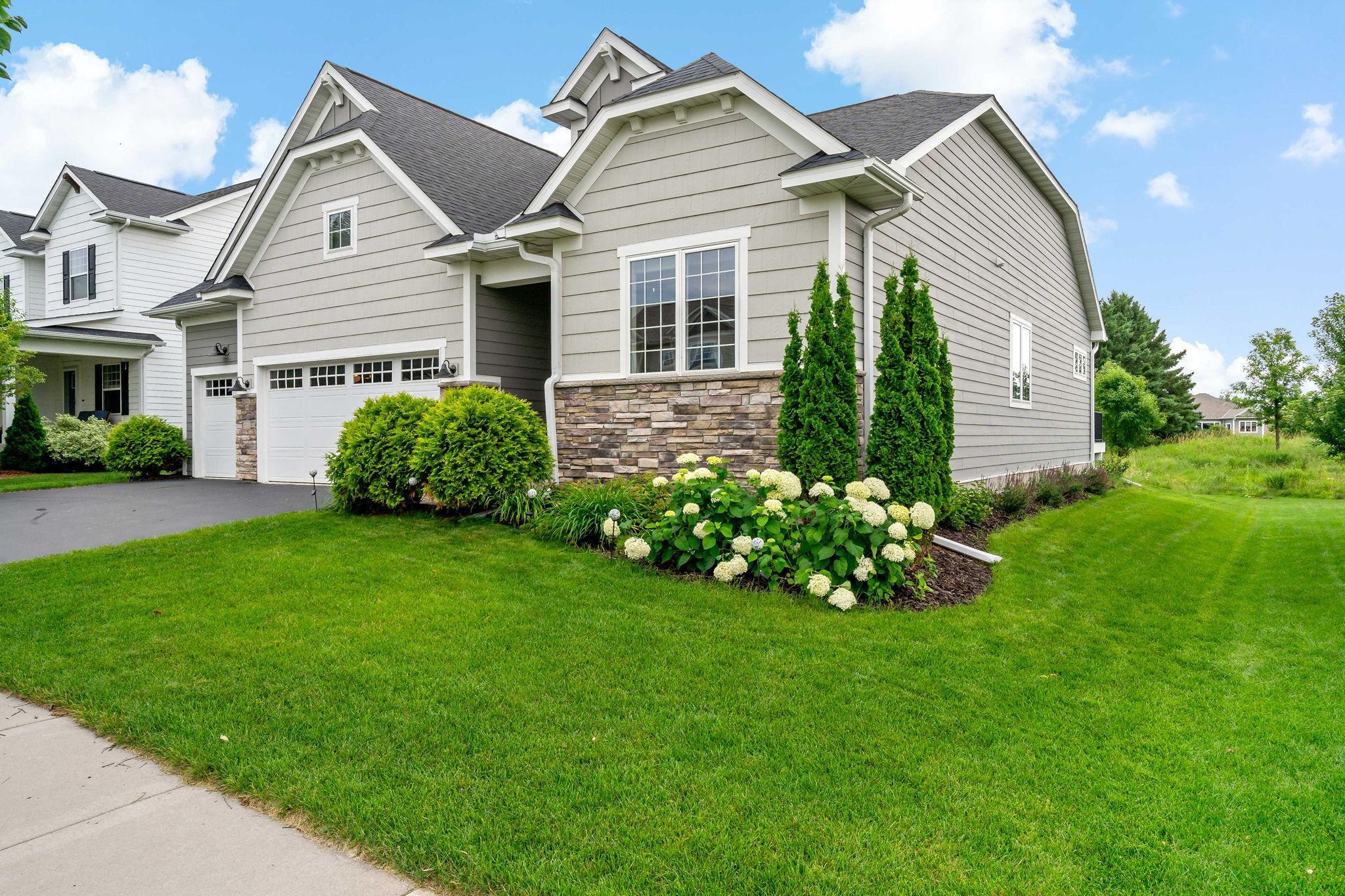4-web-or-mls-1209 Inspiration Pkwy Bayport MN_0003.jpg
