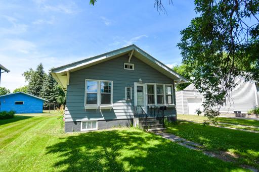 Photo for 313 E Prairie Avenue, Warren, MN 56762 - listing #7107249 313 E Prairie Avenue, Warren, MN 56762