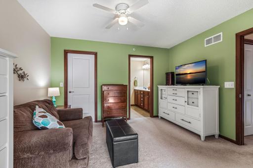3375 Maureen Lane - Upper Level Primary Suite