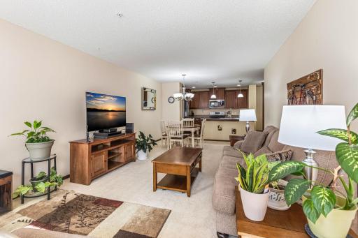 3375 Maureen Lane - Living Room/Dining Room