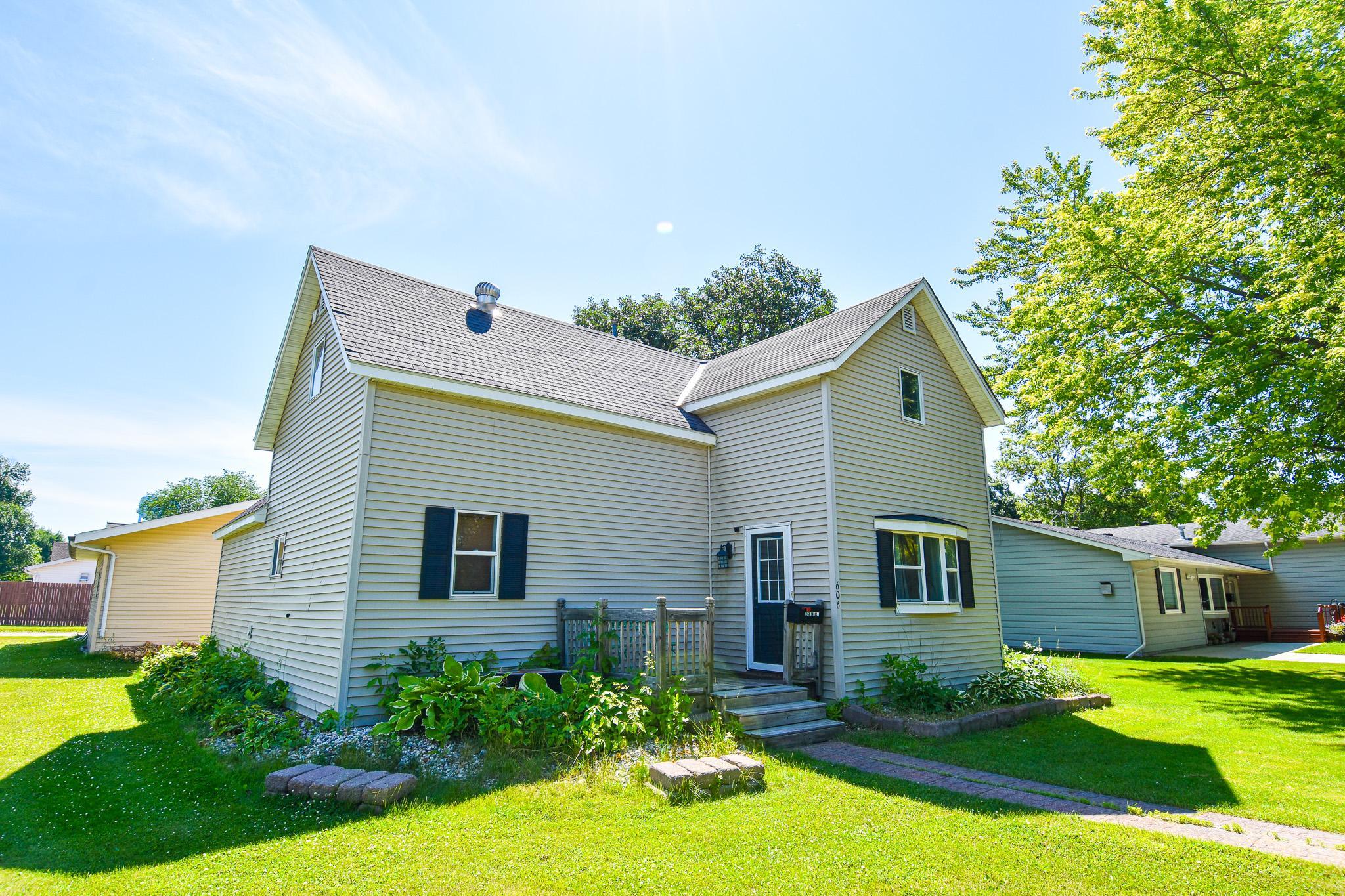 606 Kendall Avenue S, Thief River Falls, MN 56701