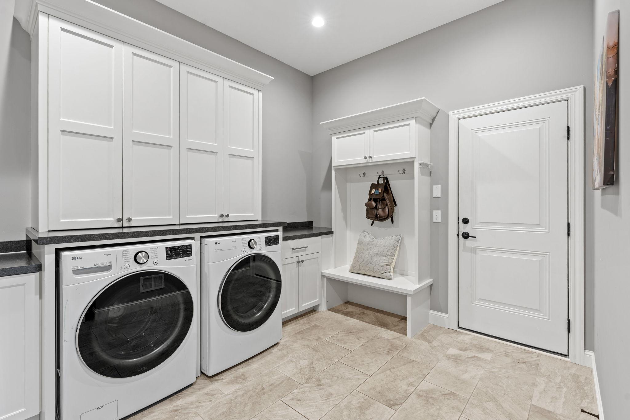 23-web-or-mls-2519 Condon Ct-23.jpg