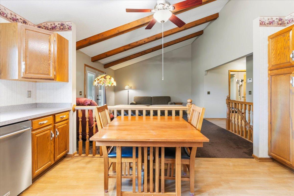 Kitchen eating area