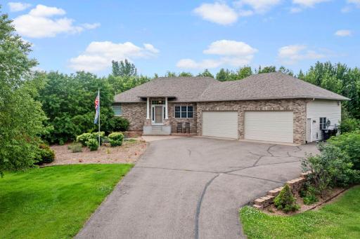From the wide-open land, to the spacious interiors and the huge pole barn, this home brings together comfort, functionality, and room to live the way you want.