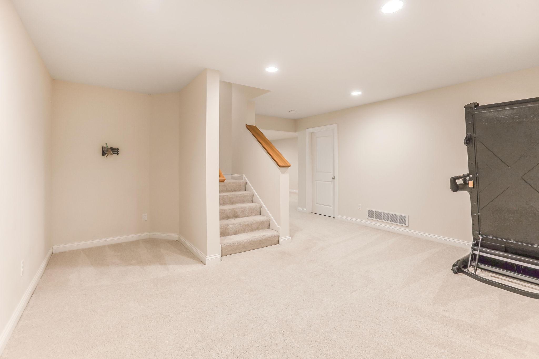 21-web-or-mls-5019-Merrimac-Ln-N-21.jpg