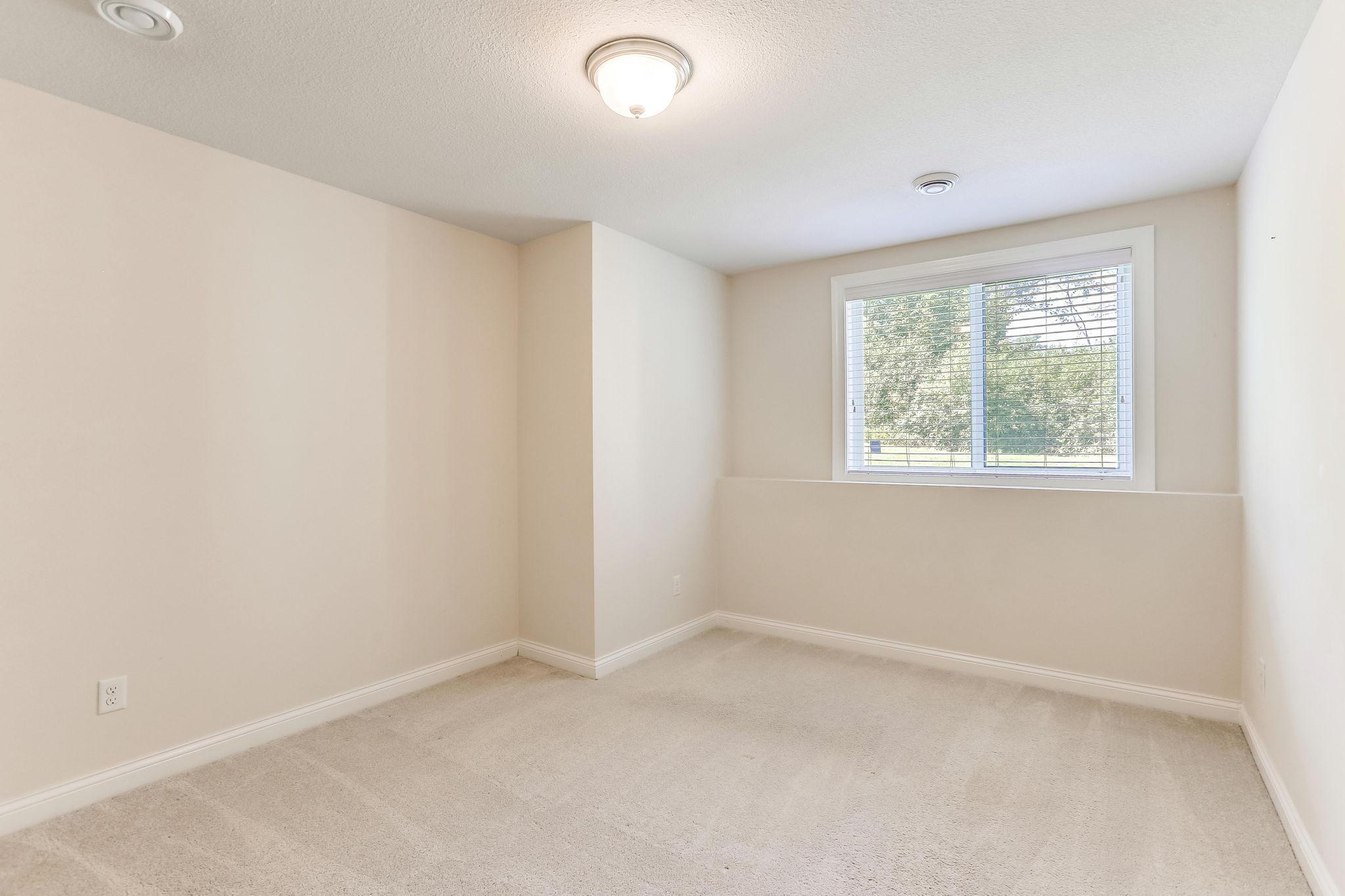 20-web-or-mls-5019-Merrimac-Ln-N-20.jpg