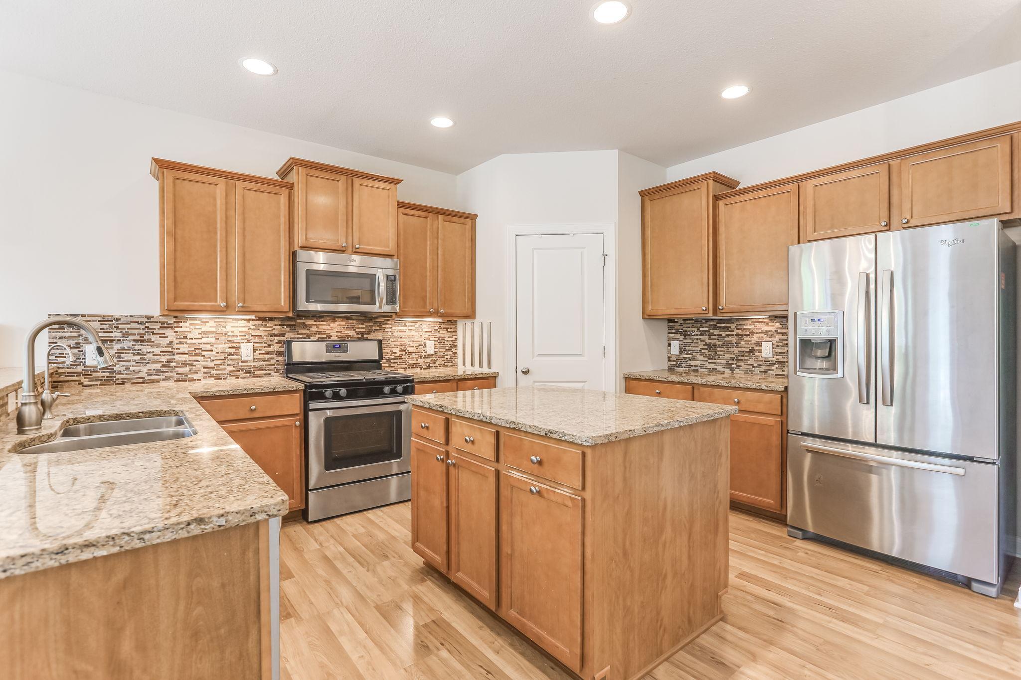 10-web-or-mls-5019-Merrimac-Ln-N-10.jpg
