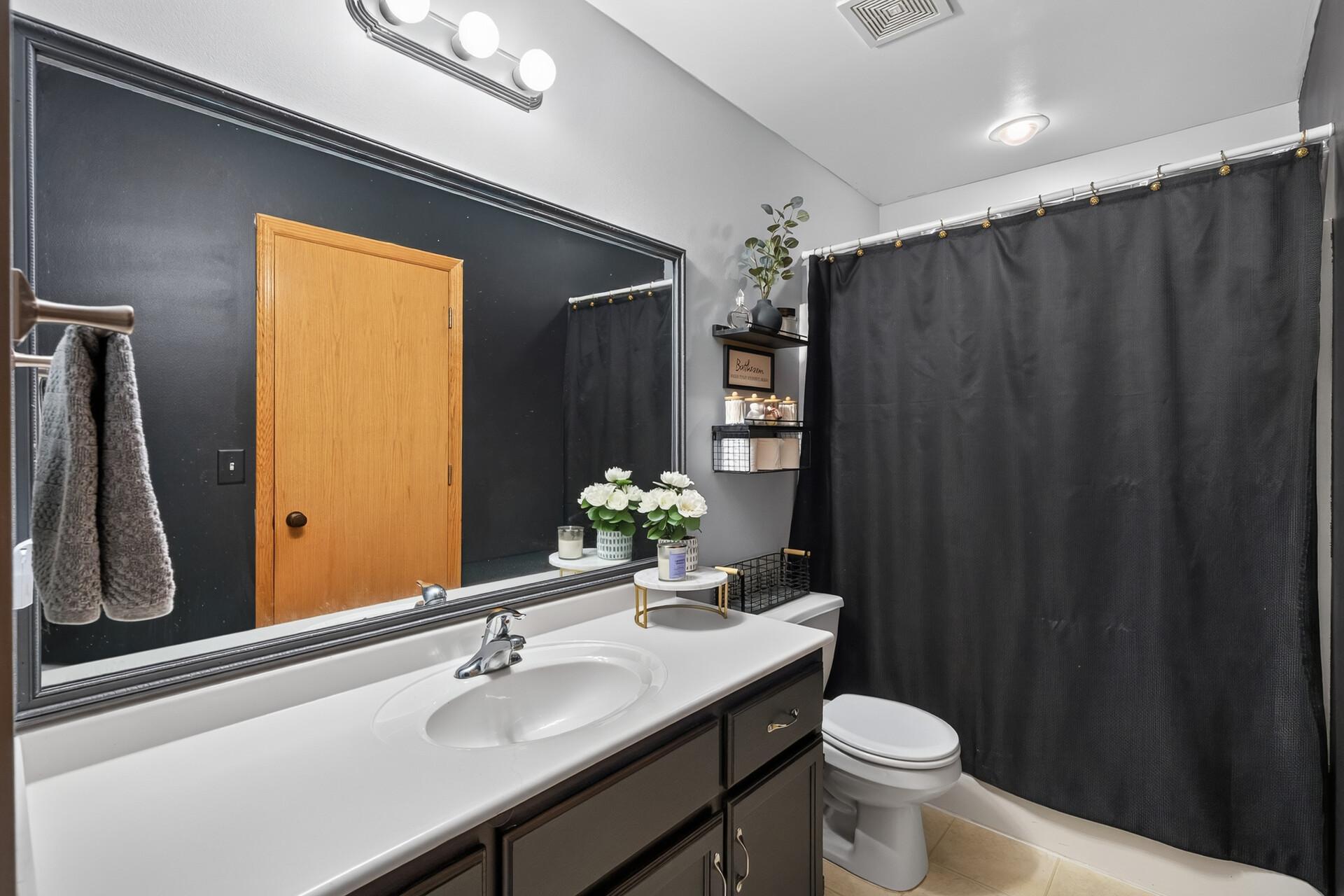 Upstairs full bath