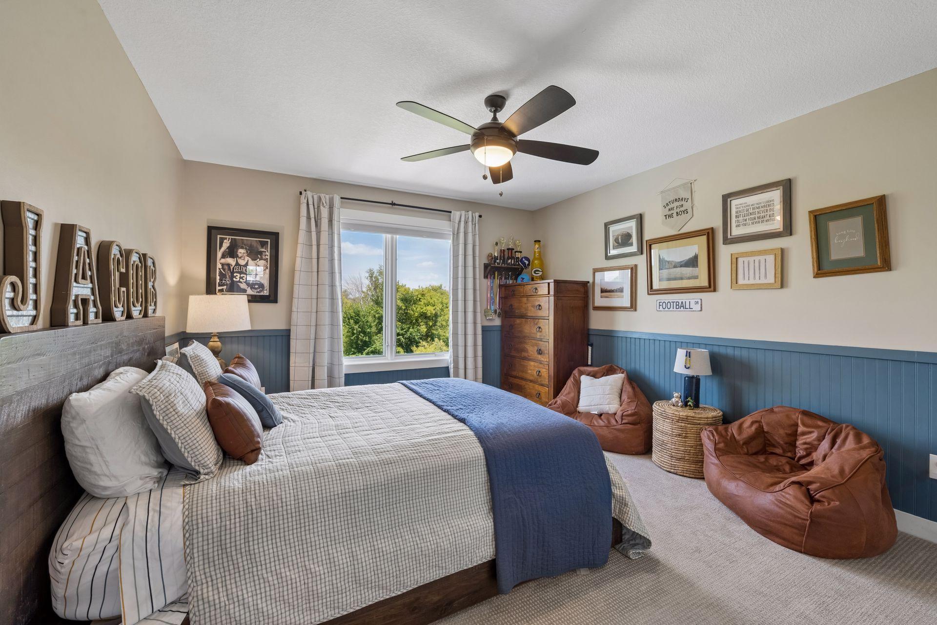 Upper level - bedroom 3