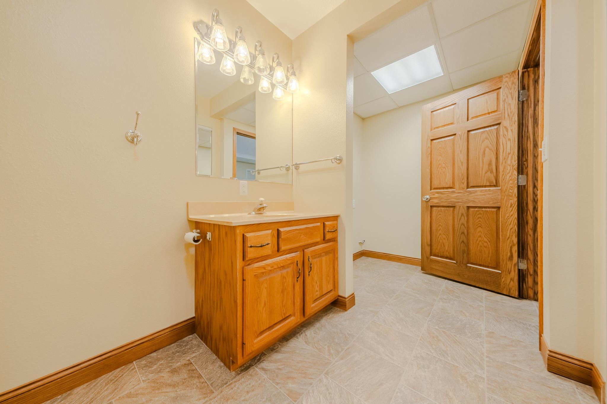 Downstairs 3/4 bath