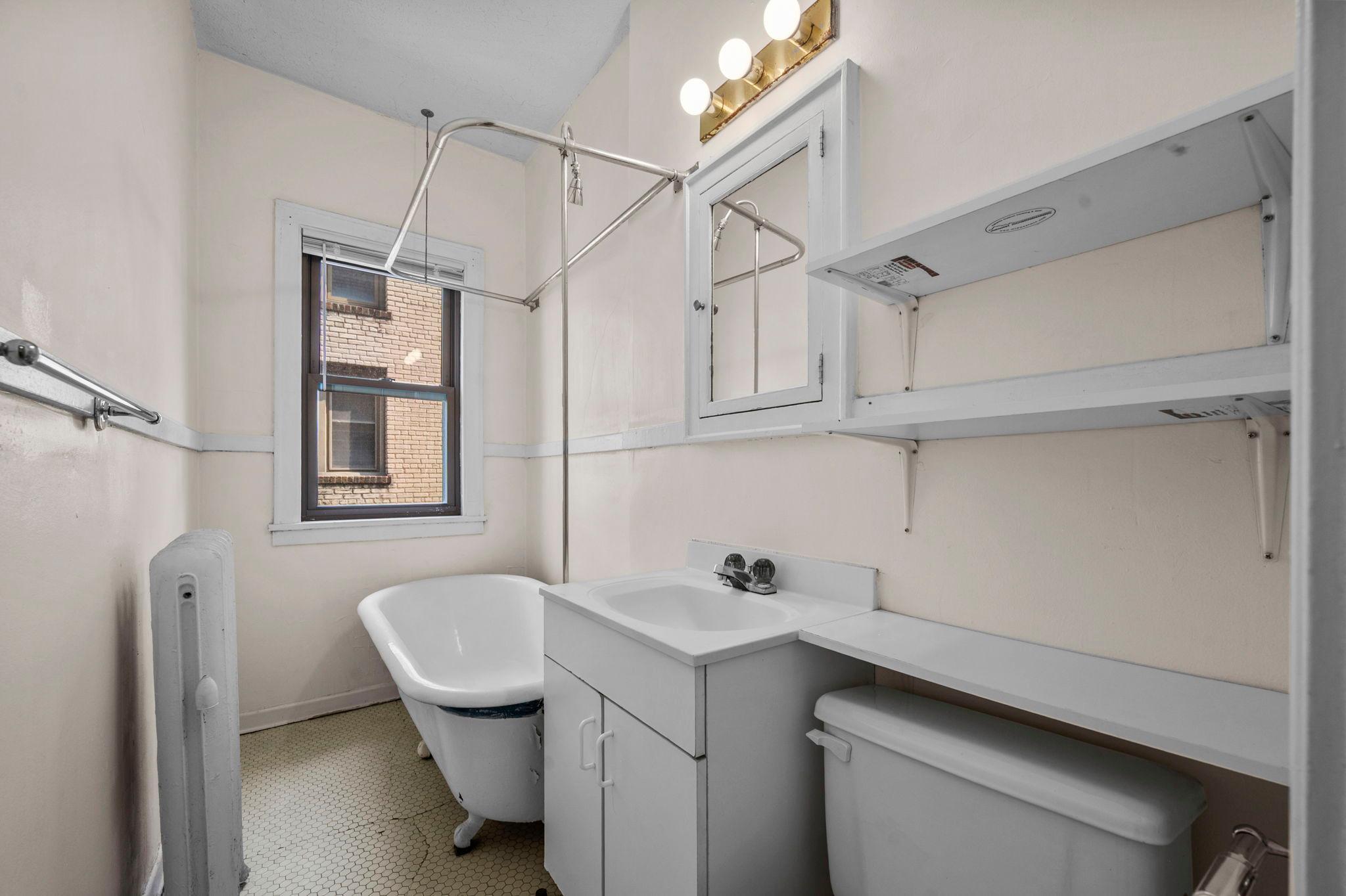 61-web-or-mls-2882 Humboldt Ave S-179.jpg