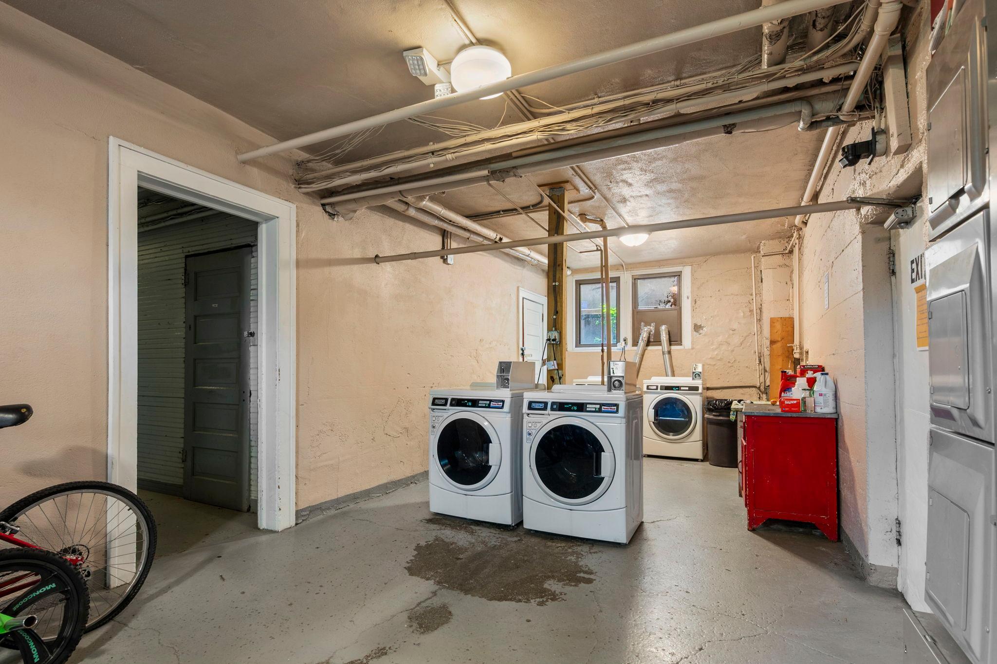 94-web-or-mls-2882 Humboldt Ave S-9.jpg