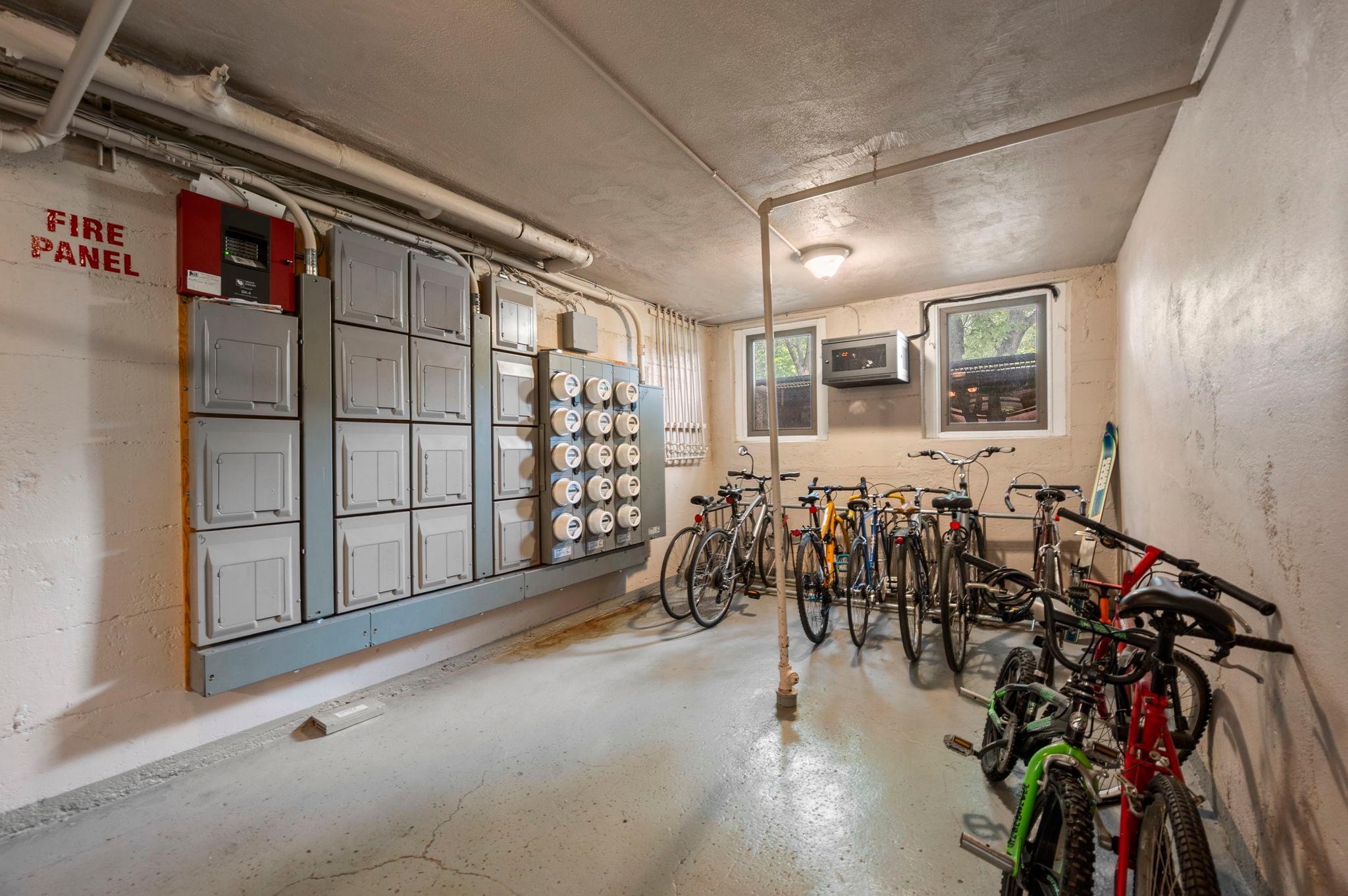 93-web-or-mls-2882 Humboldt Ave S-4.jpg