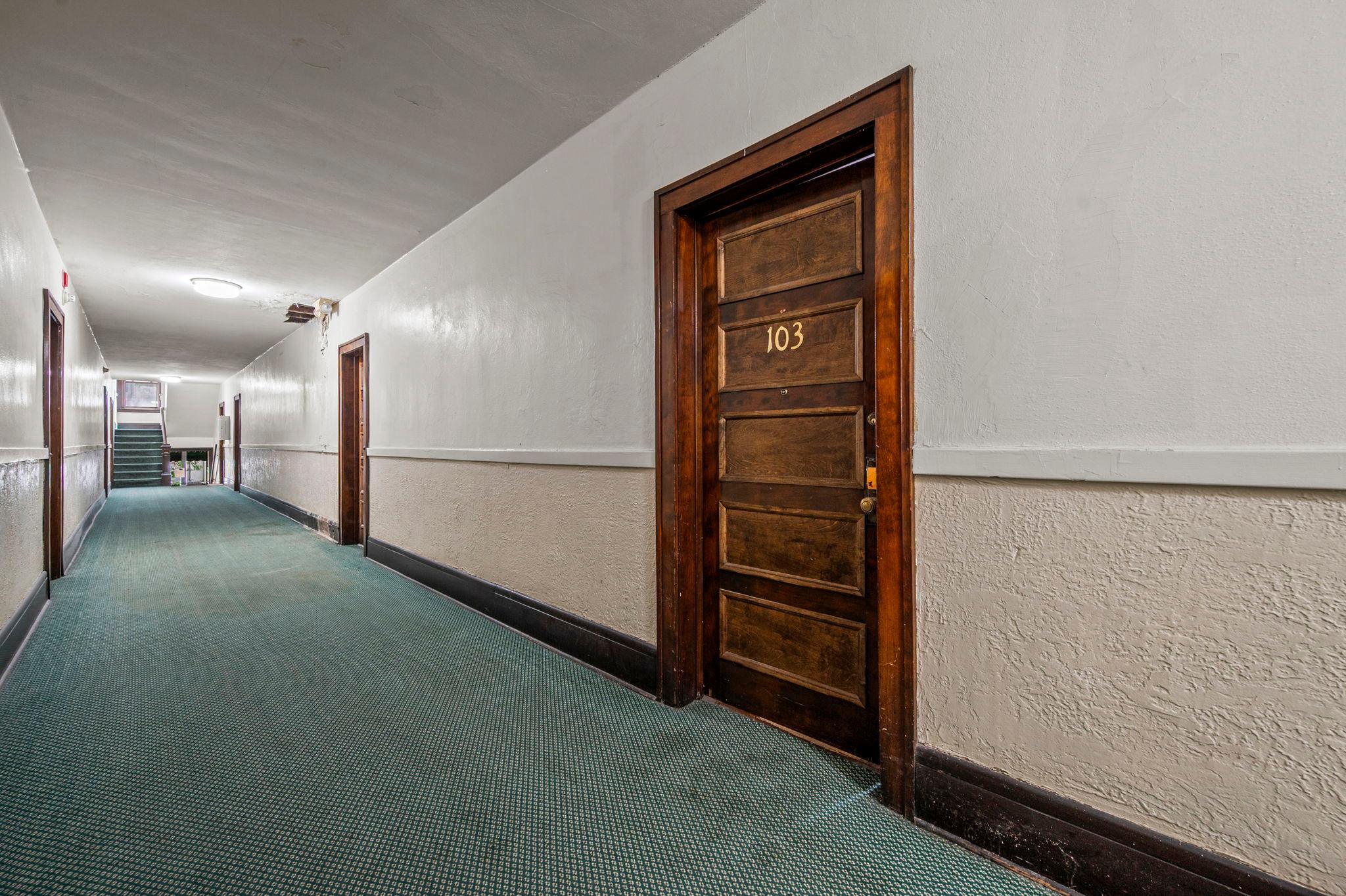 77-web-or-mls-2882 Humboldt Ave S-284.jpg