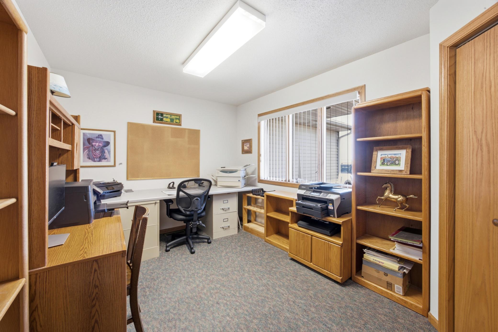 Bedroom 3/ Office