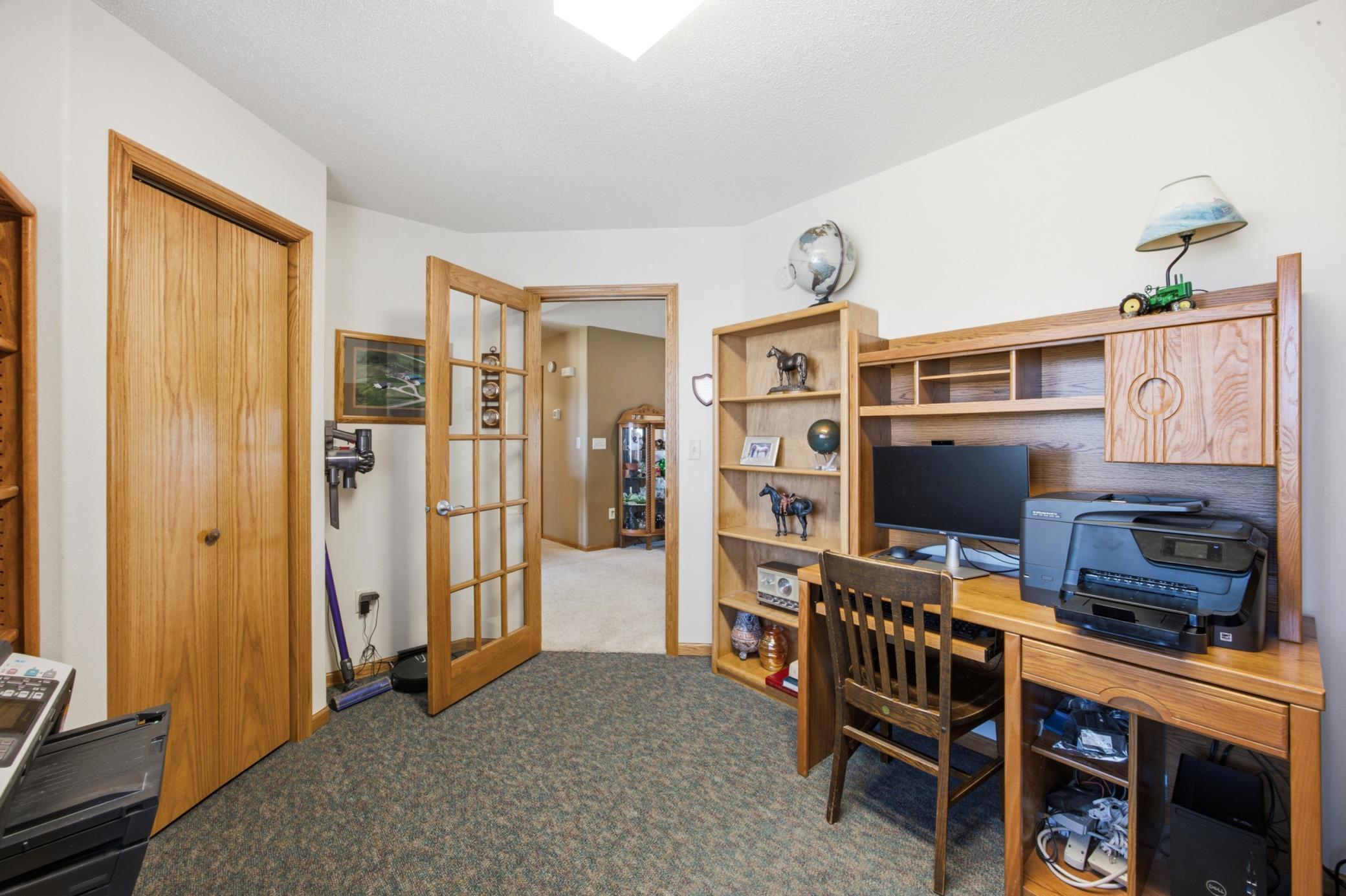 Bedroom 3/ Office