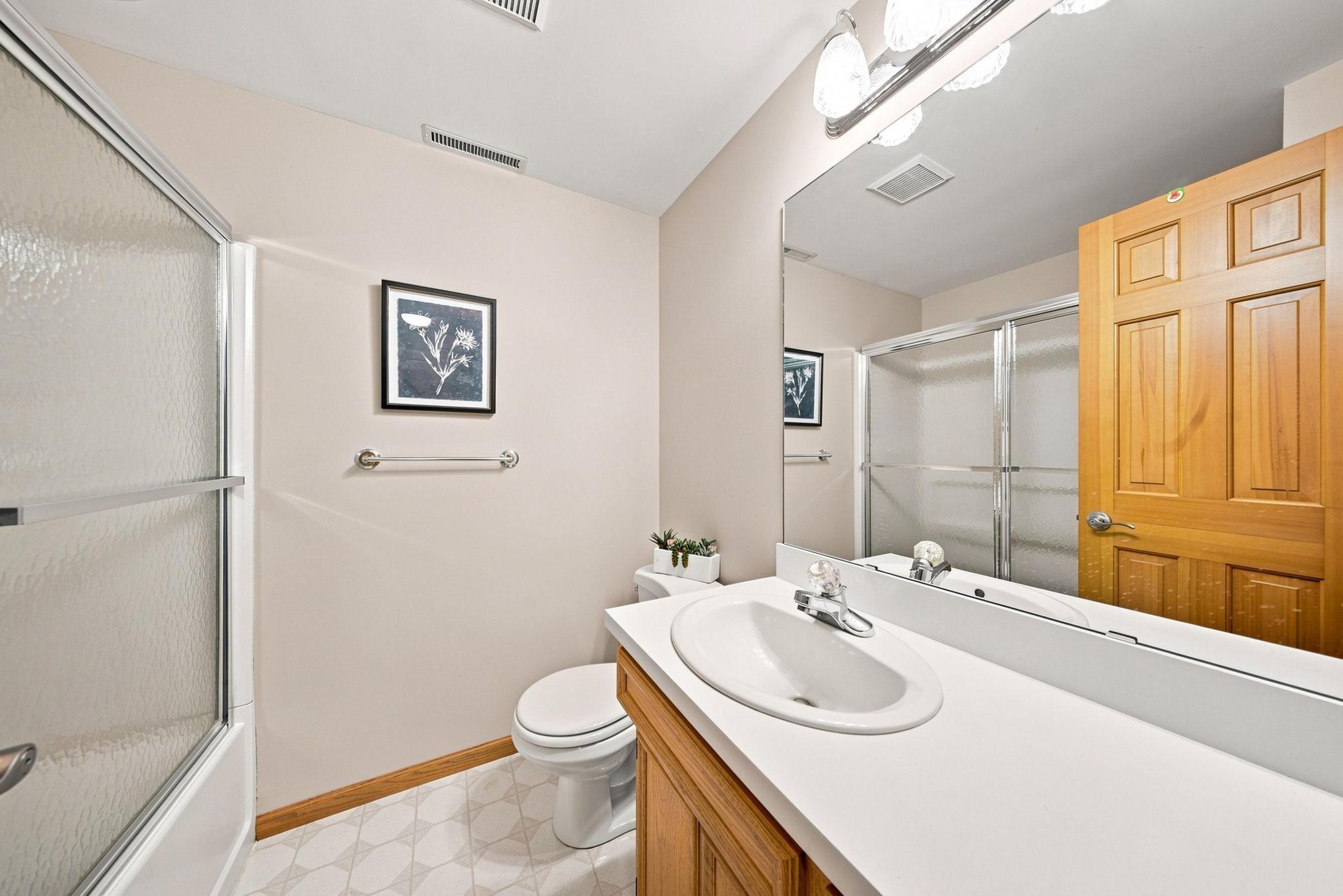 Lower level full bath