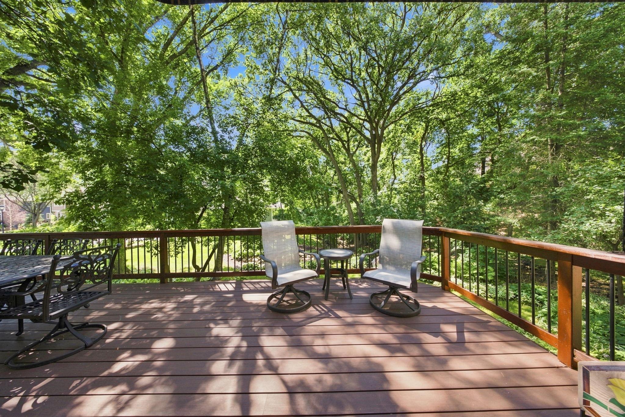 Trex decking and cedar and aluminum railings