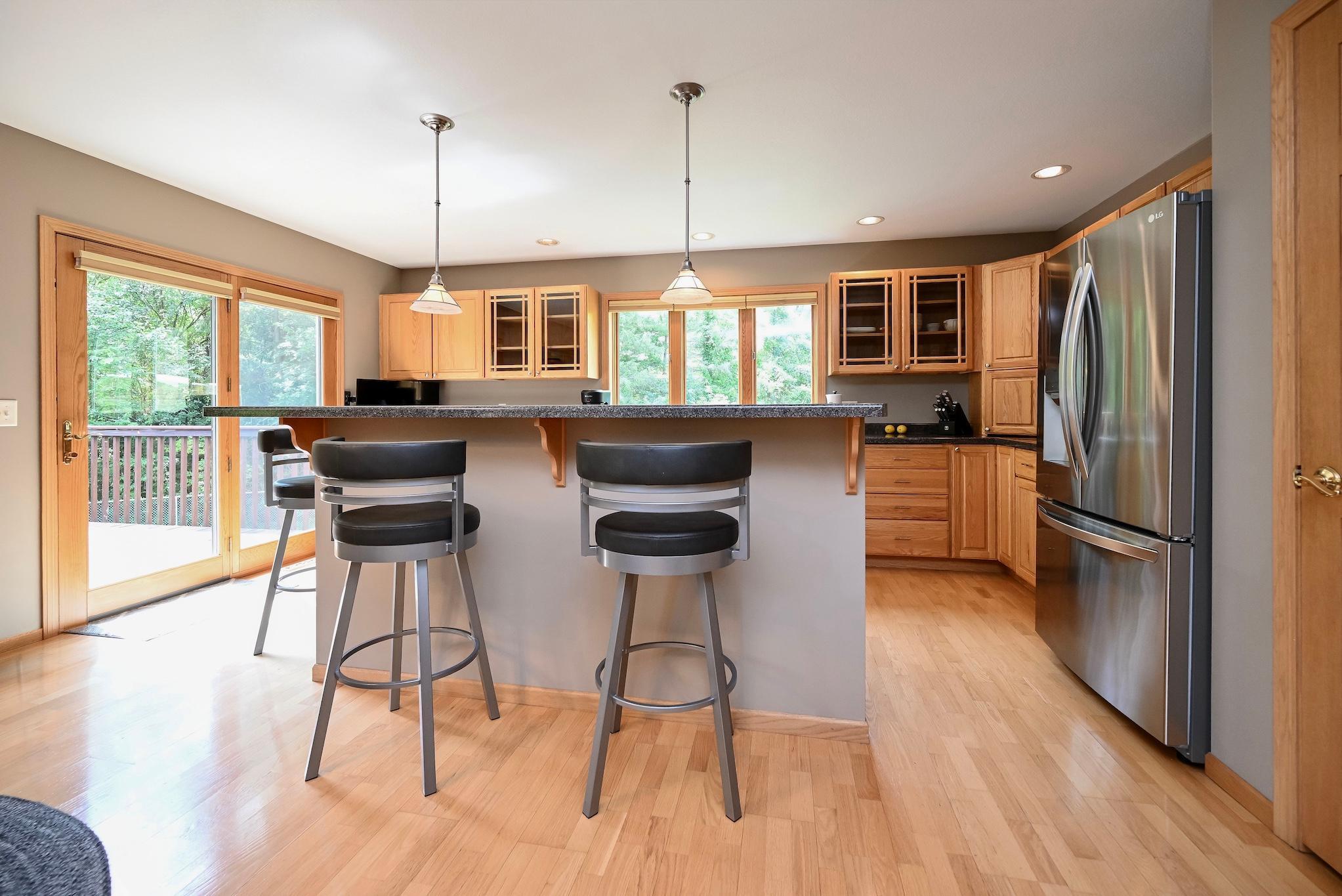 Kitchen & Island