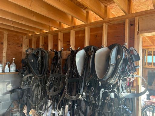 IMG_0981.jpeg tack room in horse barn
