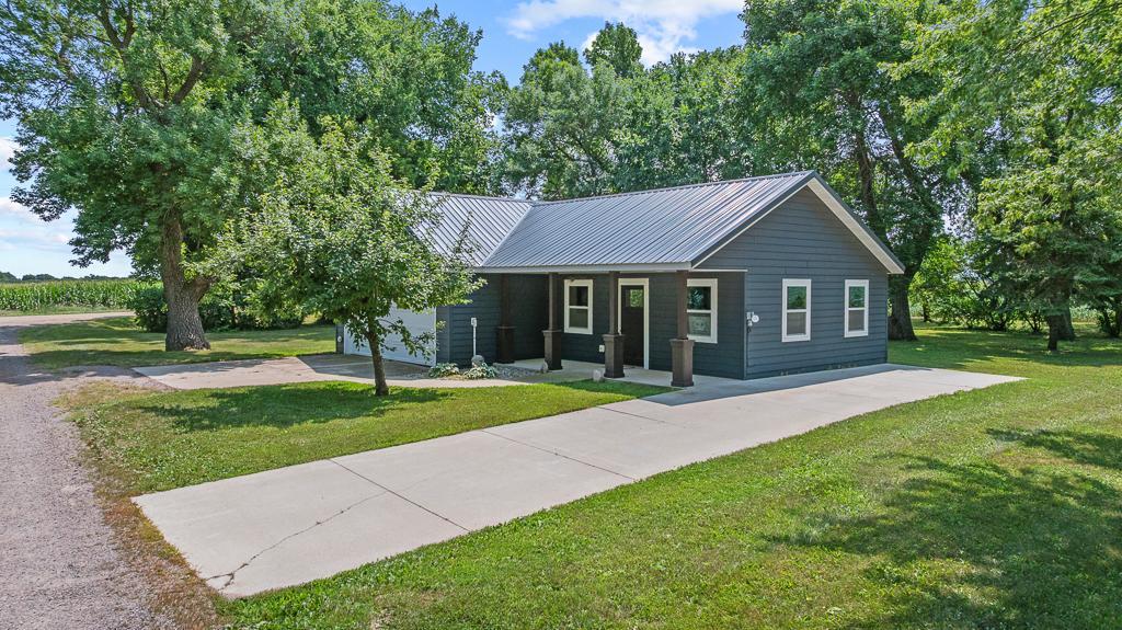 It doesn't stop at the house itself - potential abounds with this fully finished home office space! Run your own business from home, use as an entertainment space for family and friends, turn it in to a guest suite - whatever suits your needs!