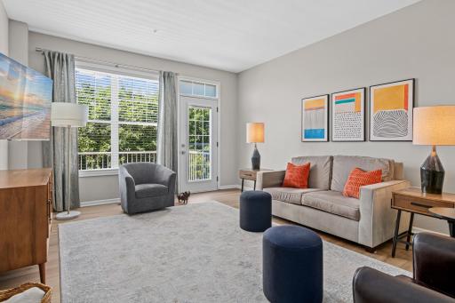 1862 Colonial Lane, 3, Chanhassen, MN 55317