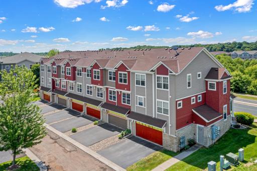1862 Colonial Lane, 3, Chanhassen, MN 55317