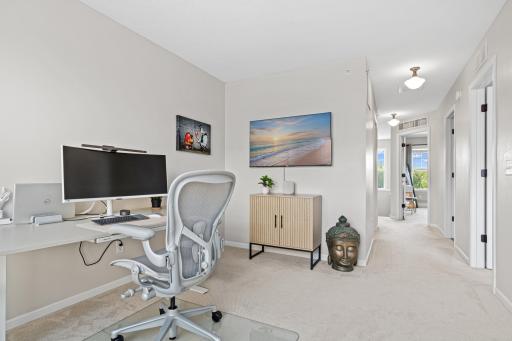 1862 Colonial Lane, 3, Chanhassen, MN 55317