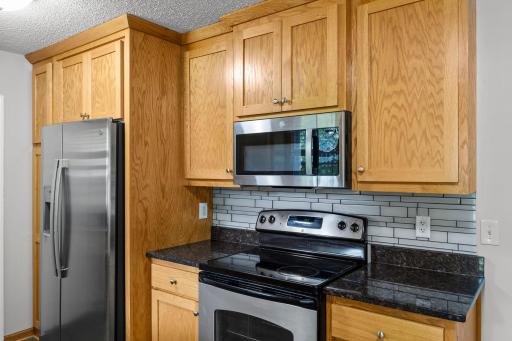 36-web-or-mls-2910 114th Ave NW-164.jpg