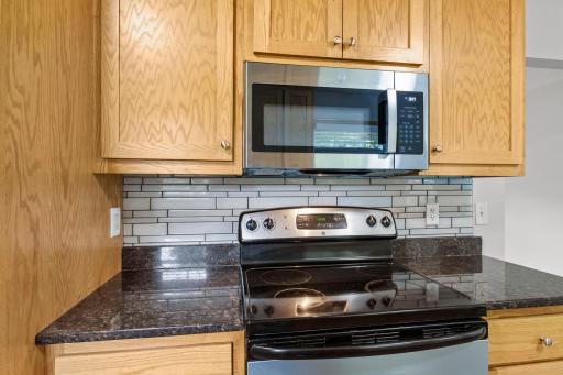 39-web-or-mls-2910 114th Ave NW-179.jpg