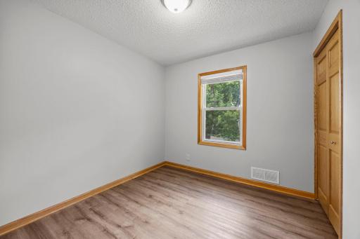45-web-or-mls-2910 114th Ave NW-224.jpg