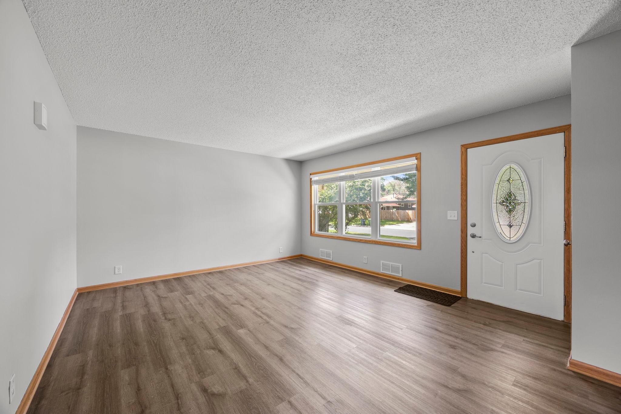 29-web-or-mls-2910 114th Ave NW-129.jpg