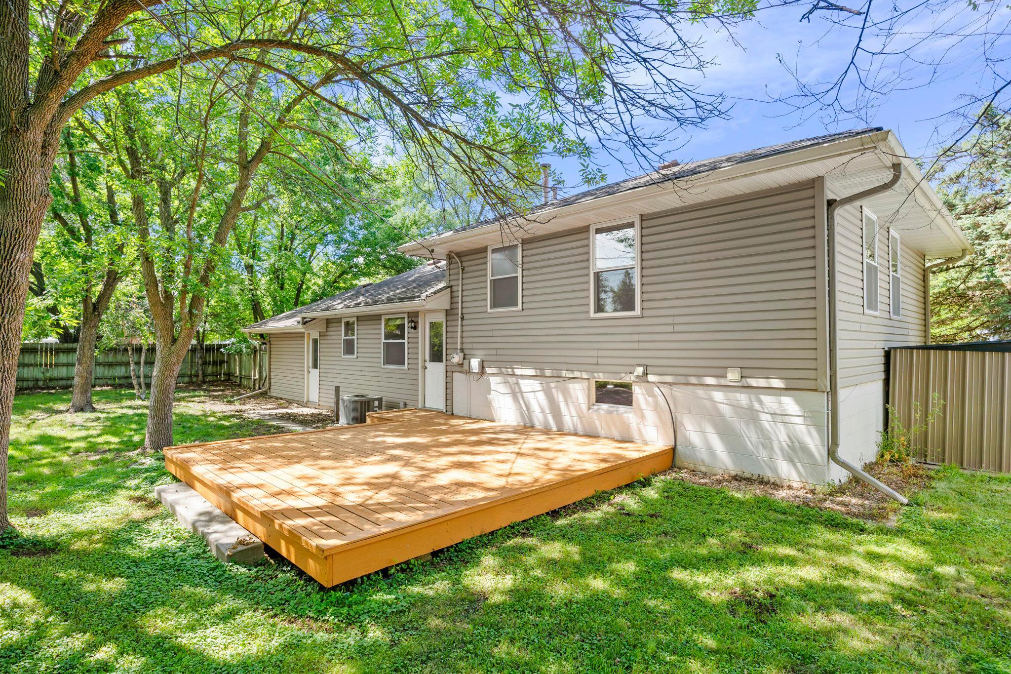 61-web-or-mls-2910 114th Ave NW-49.jpg